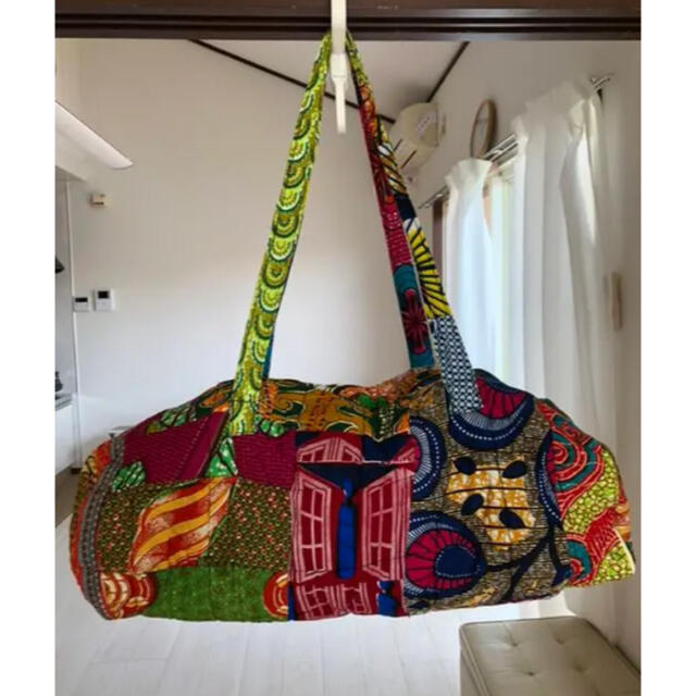 ガーナ 生地 バッグ レディースのバッグ(ショルダーバッグ)の商品写真