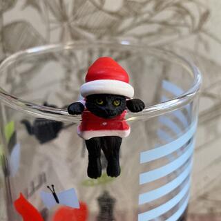 コップのフチ猫　クリスマスバージョン　黒猫　フィギュア　サンタクロース　子猫(キャラクターグッズ)