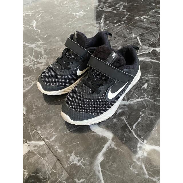 NIKE(ナイキ)のNIKE スニーカー キッズ/ベビー/マタニティのキッズ靴/シューズ(15cm~)(スニーカー)の商品写真