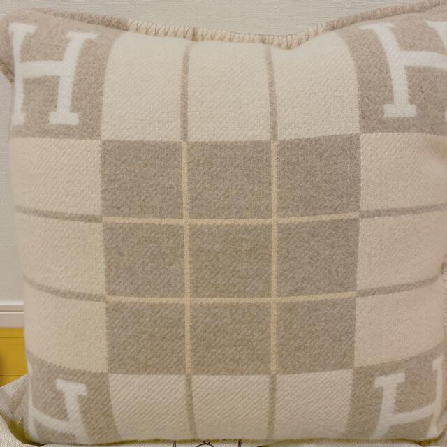 格安SALEスタート】 - Hermes HERMES クッション ベージュ アヴァロン