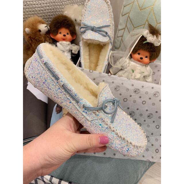 【新品】LUXURY UGG モカシン ダコタキラキラ白い天然ウール22.5cm 6
