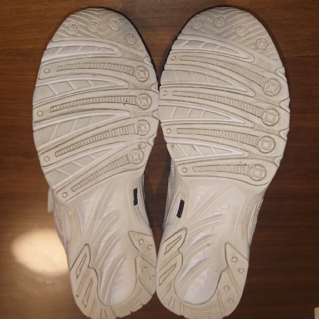 Achilles(アキレス)の瞬足　白　24.5EE　スニーカー キッズ/ベビー/マタニティのキッズ靴/シューズ(15cm~)(スニーカー)の商品写真