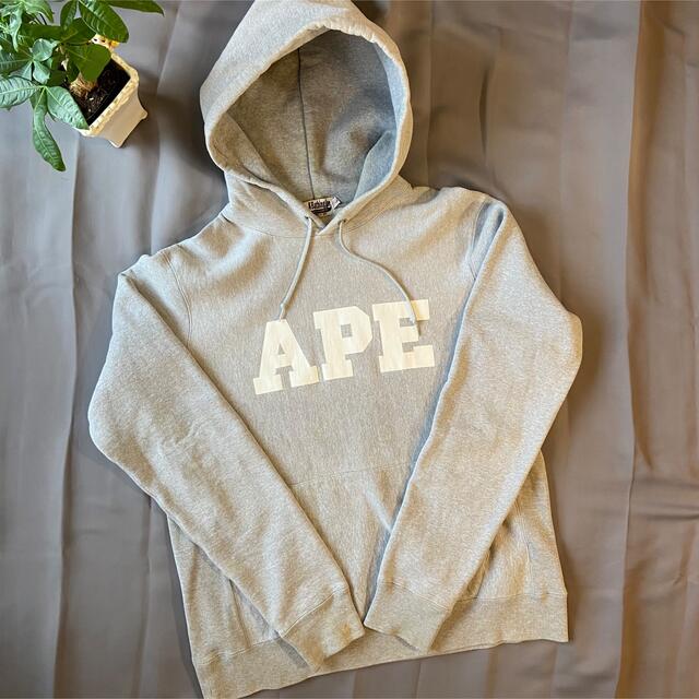 A BATHING APE(アベイシングエイプ)のとも様 BAPE エイプ パーカー フーディ NIGO グレー ロゴ 裏原 メンズのトップス(パーカー)の商品写真