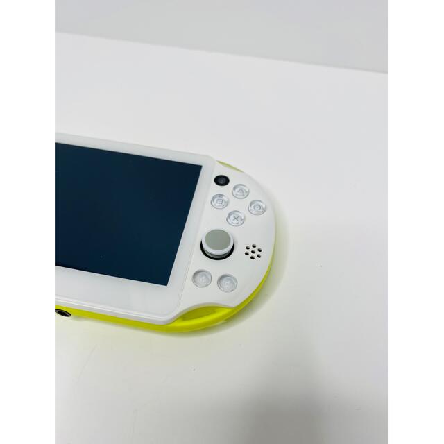 PlayStation Vita(プレイステーションヴィータ)のSONY psvita 本体 PCH-2000 ZA13 エンタメ/ホビーのゲームソフト/ゲーム機本体(携帯用ゲーム機本体)の商品写真