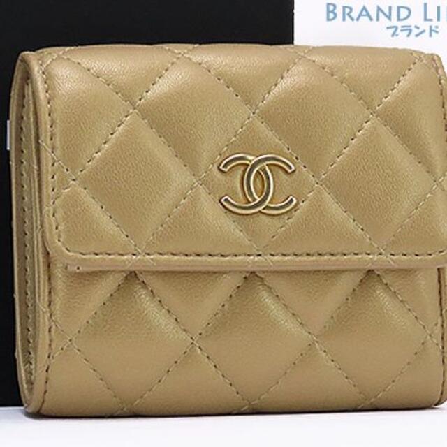 CHANEL 三つ折財布 ベージュ