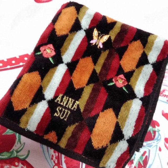 ANNA SUI(アナスイ)の🦋ANNA SUI💛タオルハンカチ🦋ハンカチ💛蝶🦋バラ💛 レディースのファッション小物(ハンカチ)の商品写真