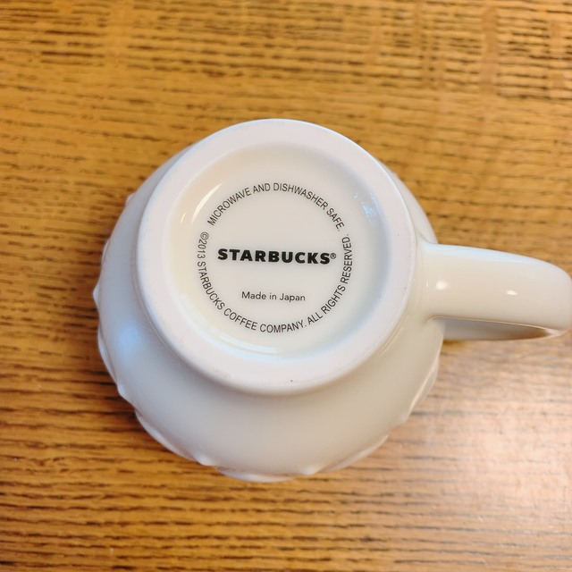 Starbucks Coffee(スターバックスコーヒー)のスターバックスバレンタインペアマグカップ キッズ/ベビー/マタニティの授乳/お食事用品(マグカップ)の商品写真