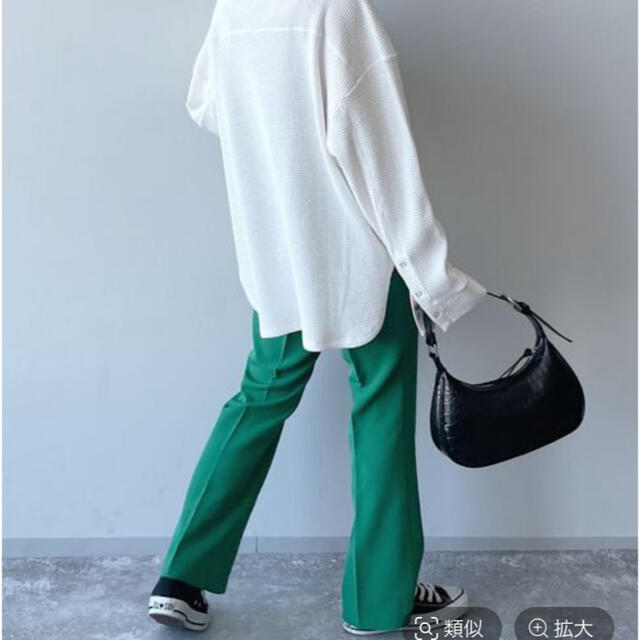 PAGEBOY(ページボーイ)のPAGEBOY センタープレスフレアパンツ WEB限定アイテム レディースのパンツ(カジュアルパンツ)の商品写真