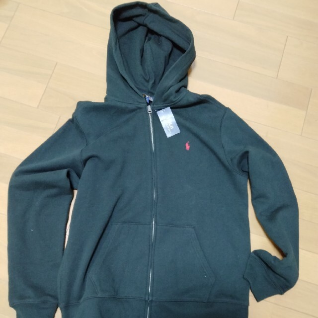 POLO RALPH LAUREN(ポロラルフローレン)の【新品】ラルフローレン　パーカー　ブラック　ボーイズXL　 キッズ/ベビー/マタニティのキッズ服男の子用(90cm~)(ジャケット/上着)の商品写真