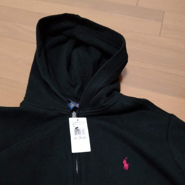 POLO RALPH LAUREN(ポロラルフローレン)の【新品】ラルフローレン　パーカー　ブラック　ボーイズXL　 キッズ/ベビー/マタニティのキッズ服男の子用(90cm~)(ジャケット/上着)の商品写真