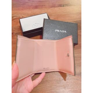 PRADA - 【限定カラー】PRADA*プラダ* 三つ折り *ミニウォレット