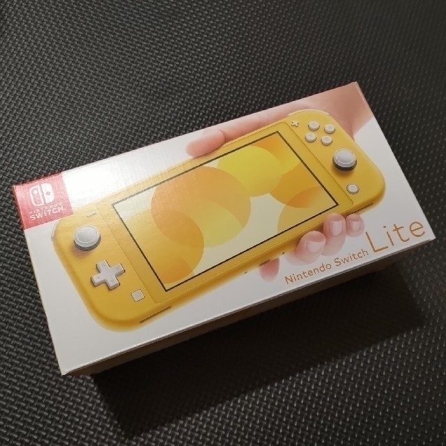 任天堂(ニンテンドウ)の中古 Nintendo Switch Lite 本体 イエロー スイッチライト エンタメ/ホビーのゲームソフト/ゲーム機本体(携帯用ゲーム機本体)の商品写真