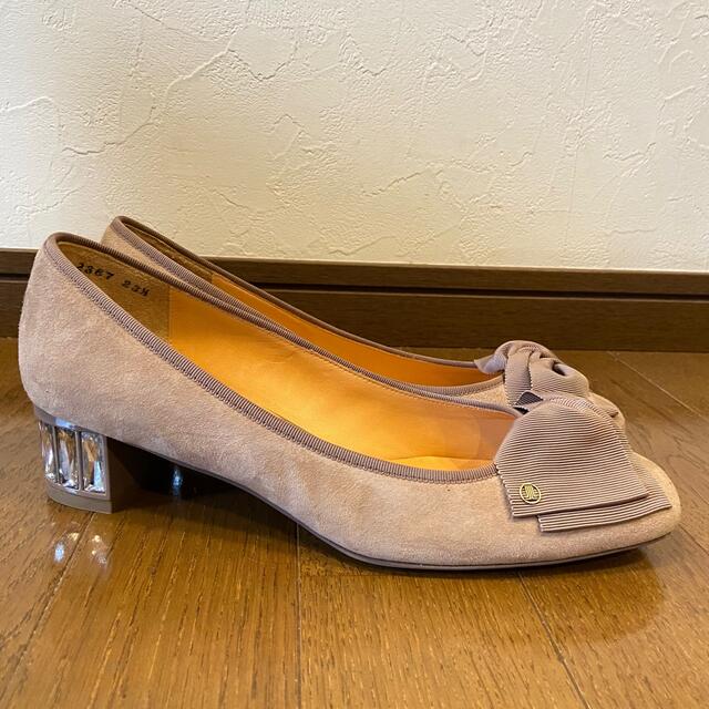 好評大人気 LANVIN en Bleu - 美品 試着のみ LANVIN en Blue パンプス ベージュ 23.5cmの通販 by ゴールドダイヤ*1/29〜2/4発送不可|ランバンオンブルーならラクマ 好評格安