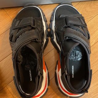 バレンシアガ(Balenciaga)のバレンシアガ  トラックサンダル　新品未使用(サンダル)