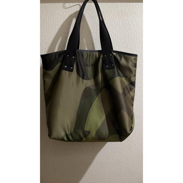 sacai(サカイ)のsacai×KAWS TOTEBAG ラージサイズ メンズのバッグ(トートバッグ)の商品写真