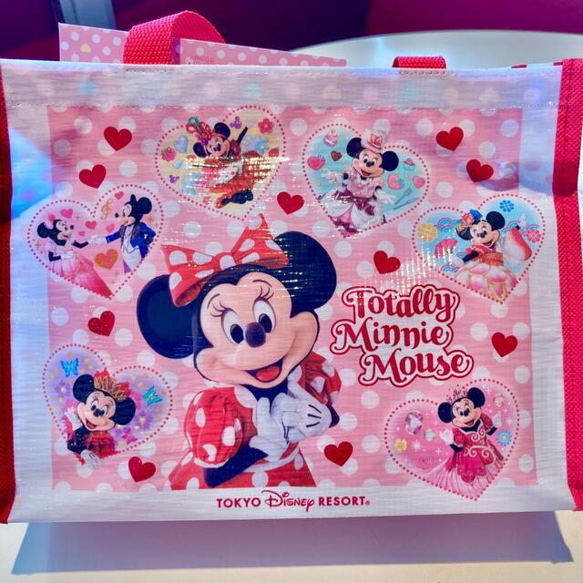 Disney(ディズニー)のディズニー　トータリーミニー　アーモンドチョコレートバー 食品/飲料/酒の食品(菓子/デザート)の商品写真