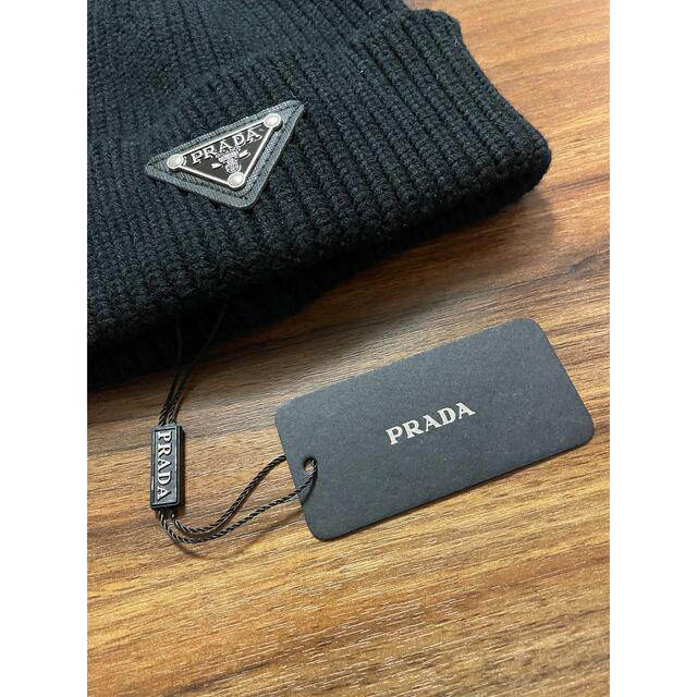 PRADA(プラダ)のPRADA ニット帽　ブラック レディースの帽子(ニット帽/ビーニー)の商品写真