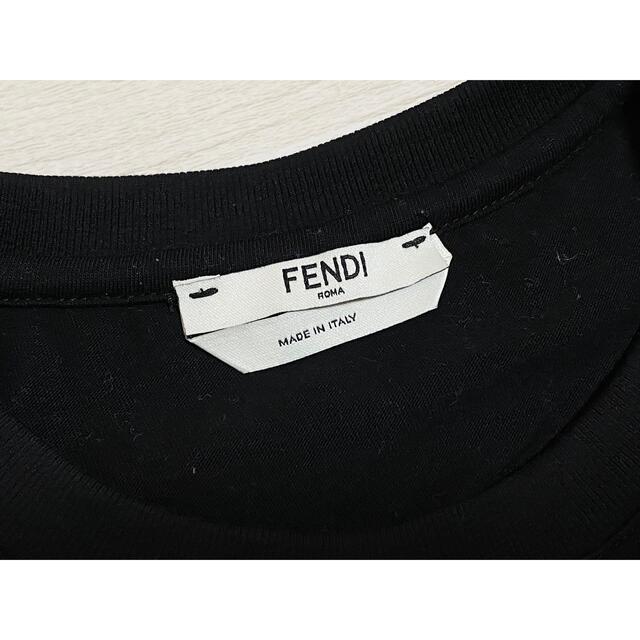 FENDI(フェンディ)のFENDI フェンディ 袖ロゴテープカットソー 黒 ブラック XS フロントロゴ レディースのトップス(Tシャツ(半袖/袖なし))の商品写真