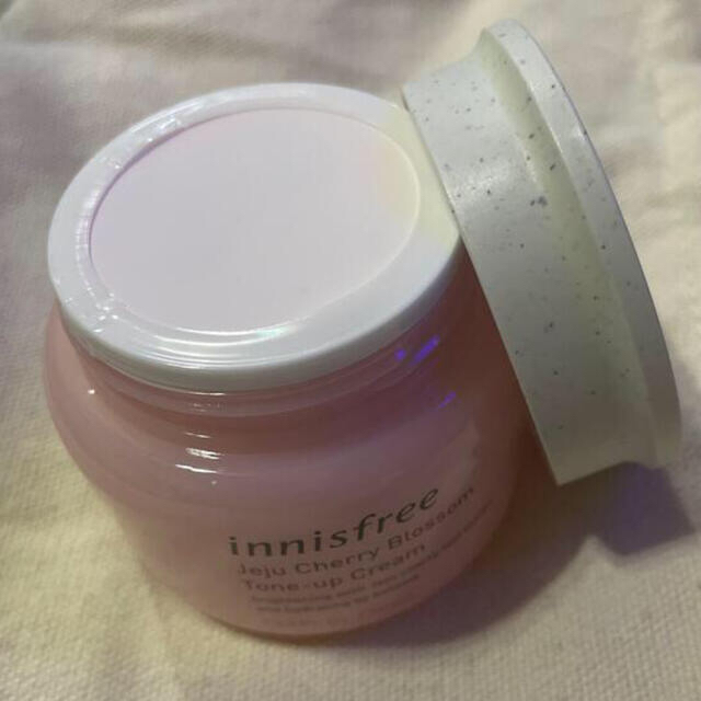 Innisfree(イニスフリー)のInnisfree チェリーブロッサム　トーンアップクリーム 化粧下地　50mL コスメ/美容のベースメイク/化粧品(化粧下地)の商品写真