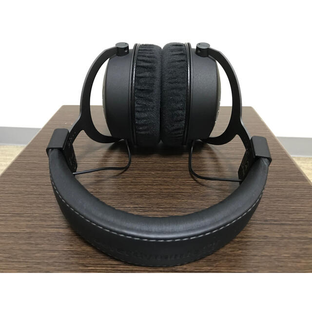 【新品同等品】beyerdynamic DT1990Pro 開放型ヘッドホン スマホ/家電/カメラのオーディオ機器(ヘッドフォン/イヤフォン)の商品写真