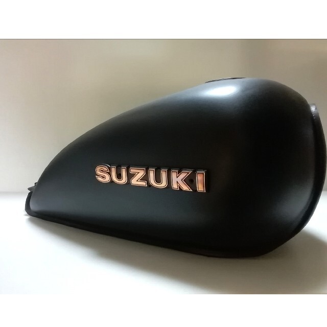 SUZUKI スズキ 燃料タンク エンブレム×2個 シックなブロンズの通販 by naomitubachi's shop｜ラクマ