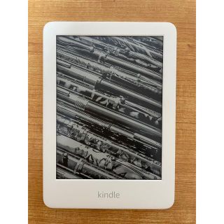 Kindle フロントライト搭載 Wi-Fi 8GB ホワイト 広告つき(電子ブックリーダー)