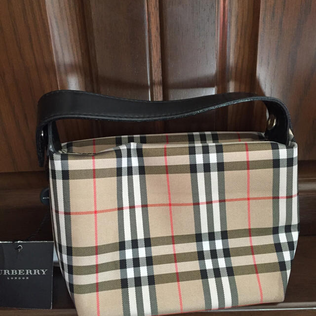 BURBERRY(バーバリー)のバーバリーポーチ レディースのファッション小物(ポーチ)の商品写真