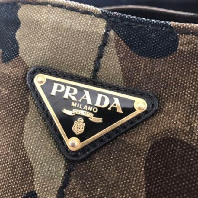 PRADA(プラダ)のプラダ PRADA カナパ トートバッグ キャンバス カモフラ 迷彩 レディースのバッグ(トートバッグ)の商品写真