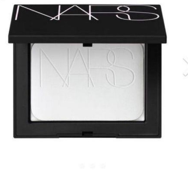 NARS ライトリフレクティングセッティングパウダー コスメ/美容のベースメイク/化粧品(フェイスパウダー)の商品写真