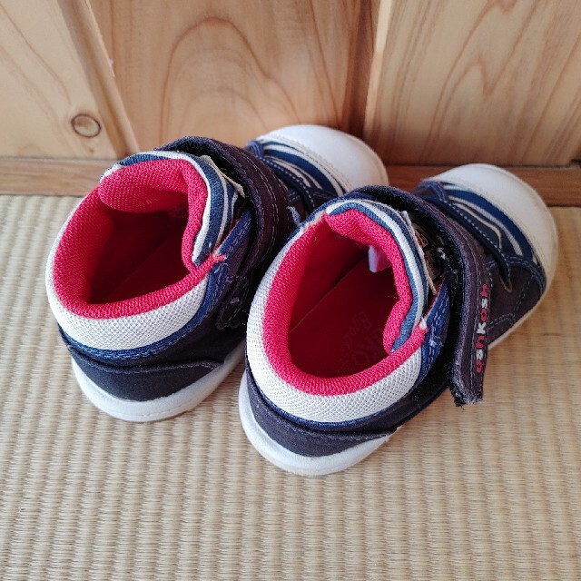 OshKosh(オシュコシュ)の最終値下げ！　子供靴13㎝ キッズ/ベビー/マタニティのベビー靴/シューズ(~14cm)(スニーカー)の商品写真