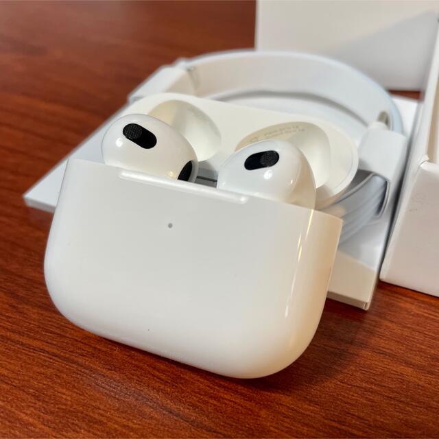 美品　AirPods 3(第3世代)のサムネイル