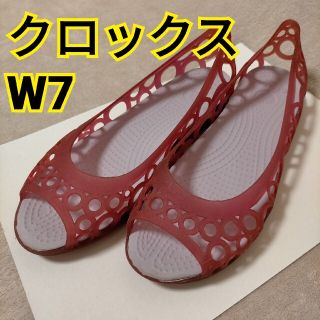 クロックス(crocs)のまめた様専用　クロックス サンダル W7(サンダル)