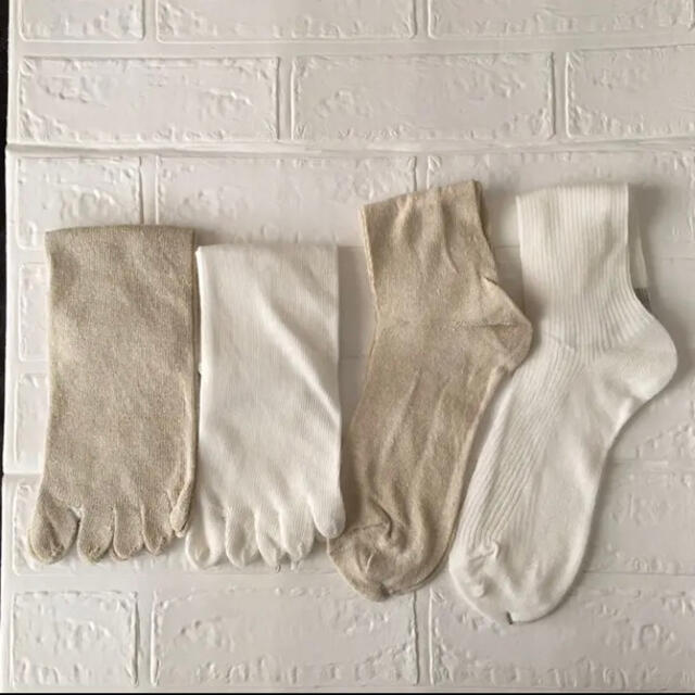 新品　未開封　冷えとり靴下　天然素材　シルク&コットン100% 絹　綿 レディースのレッグウェア(ソックス)の商品写真