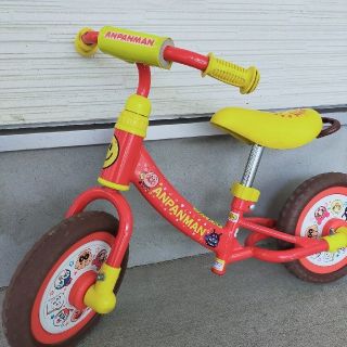 バンダイ(BANDAI)の❴300円値下!❵アンパンマン　ちゃりんくるトレーナー☆幼児自転車(自転車)