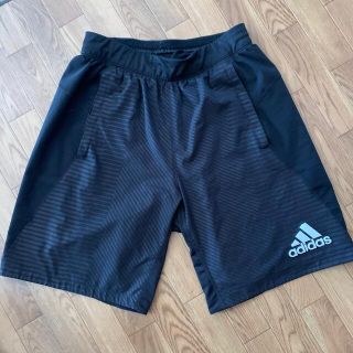 アディダス(adidas)のadidas ハーフパンツ　黒　(ハーフパンツ)