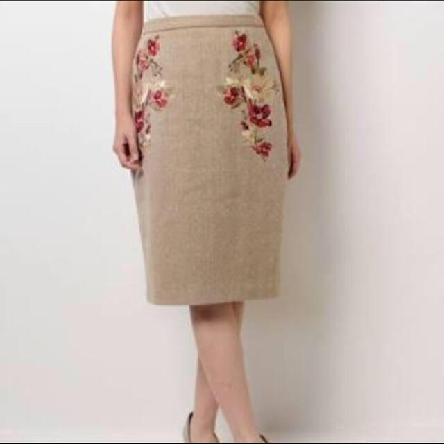 Lily Brown(リリーブラウン)のリリーブラウン 刺繍タイトスカート レディースのスカート(ミニスカート)の商品写真