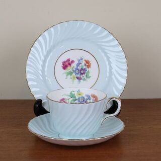 エインズレイ(Aynsley China)のエインズレイ　トリオ　カップ　ケーキ皿　プレート　水色　ブルー　花柄　英国(食器)