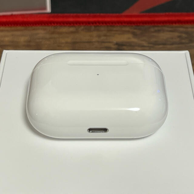 Apple(アップル)のApple AirPods Pro Apple正規品 スマホ/家電/カメラのオーディオ機器(ヘッドフォン/イヤフォン)の商品写真