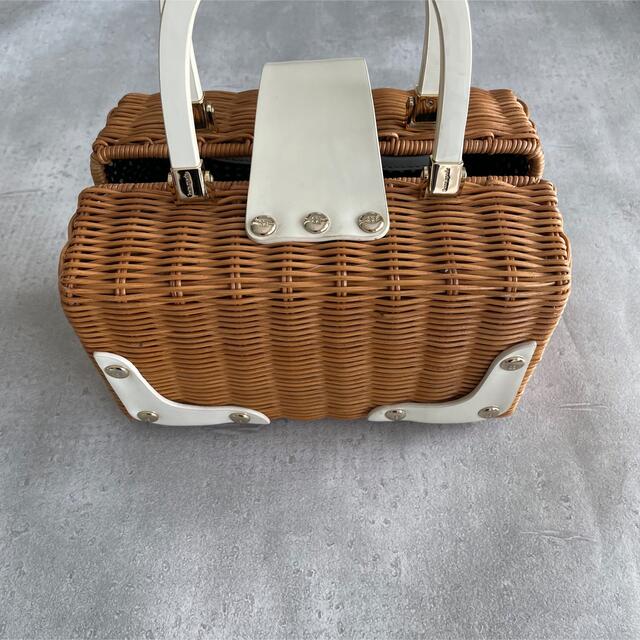 【レア】ケイトスペード かごバッグ ハンドバッグ ホワイト レディースのバッグ(かごバッグ/ストローバッグ)の商品写真