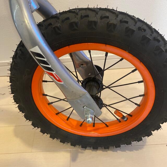 STRIDA(ストライダ)のKTM キッズ トレーニングバイク　ストライダー スポーツ/アウトドアの自転車(自転車本体)の商品写真