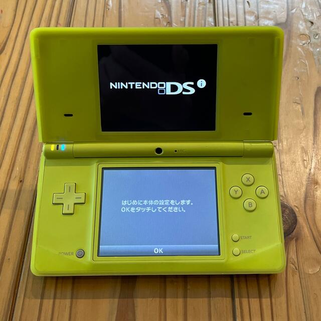 任天堂(ニンテンドウ)のNintendo DS i ライムグリーン エンタメ/ホビーのゲームソフト/ゲーム機本体(家庭用ゲーム機本体)の商品写真