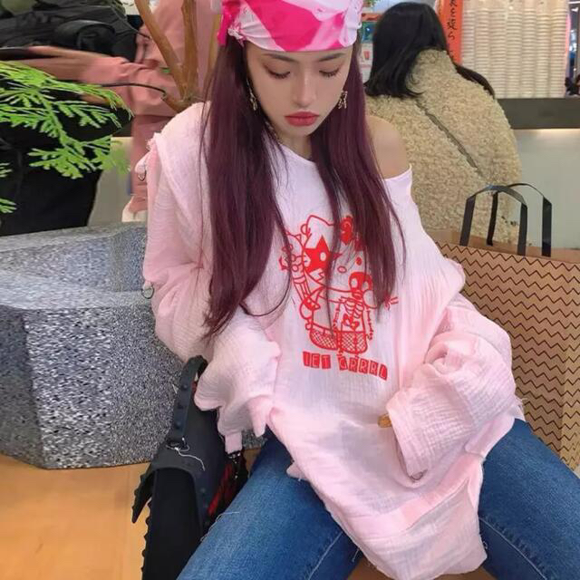 ハローキティパンクトップス　ピンク　パンクファッション　サンリオ レディースのトップス(Tシャツ(長袖/七分))の商品写真
