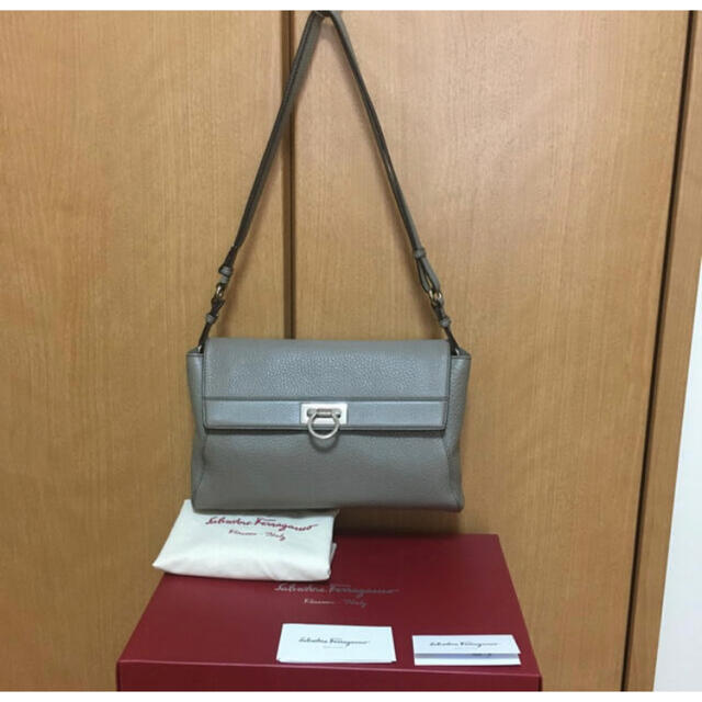 Salvatore Ferragamo(サルヴァトーレフェラガモ)のフェラガモ　バック　2way  レディースのバッグ(ショルダーバッグ)の商品写真