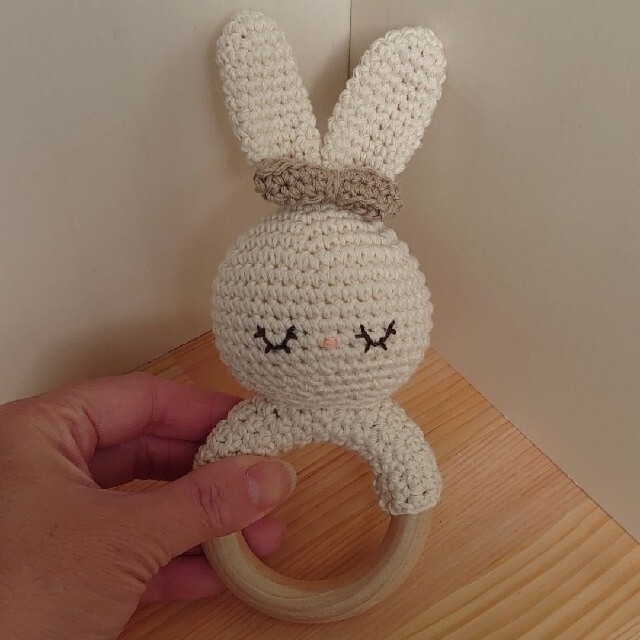 ご予約品 ベビーラトル ガラガラ小花くまさん ハンドメイド 歯がため