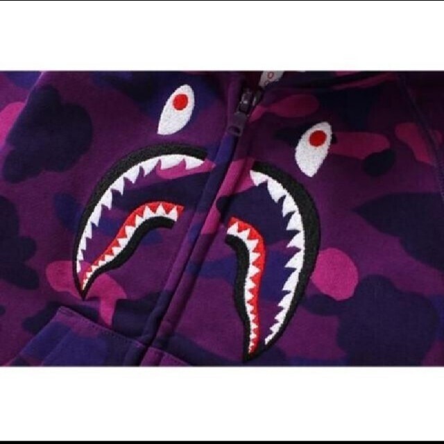 A BATHING APE(アベイシングエイプ)の専用【１３０】 BAPE KIDS COLOR CAMO SHARK　バーカー♪ キッズ/ベビー/マタニティのキッズ服女の子用(90cm~)(ジャケット/上着)の商品写真