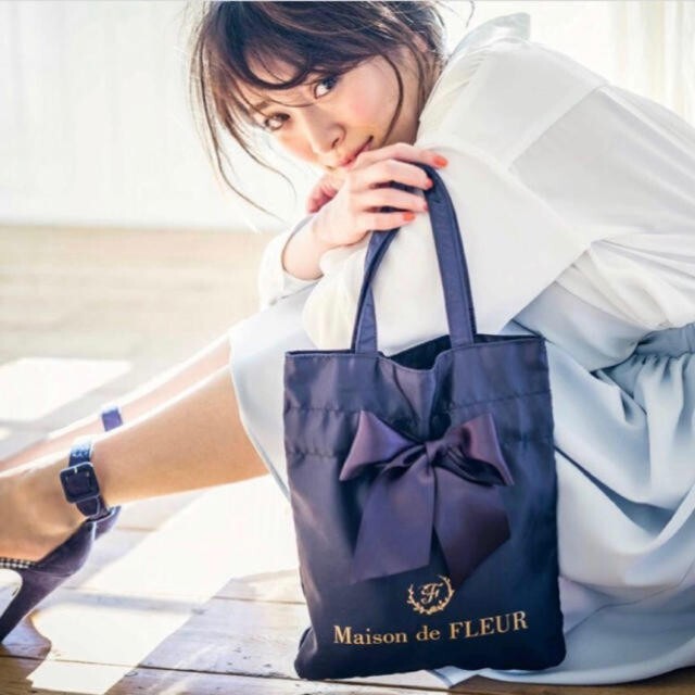 Maison de FLEUR(メゾンドフルール)のMaison de FLEUR メゾンドフルール　巾着　バッグ レディースのバッグ(ハンドバッグ)の商品写真