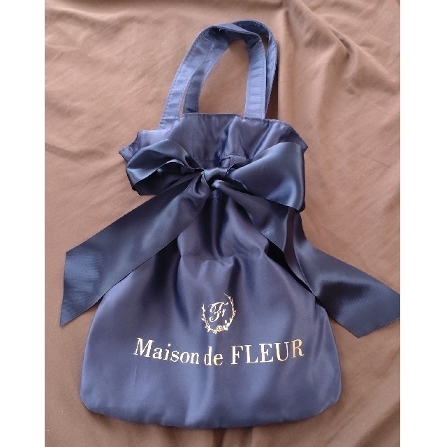 Maison de FLEUR(メゾンドフルール)のMaison de FLEUR メゾンドフルール　巾着　バッグ レディースのバッグ(ハンドバッグ)の商品写真