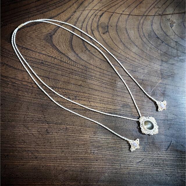 朧月「グレームーンストーン」マクラメ編みネックレス ハンドメイドのアクセサリー(ネックレス)の商品写真