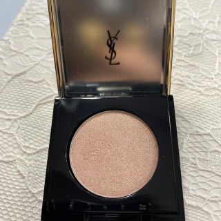 イヴサンローランボーテ(Yves Saint Laurent Beaute)のイヴ・サンローラン サテンクラッシュ 1 スキャンダラスベージュ 送料込み(アイシャドウ)