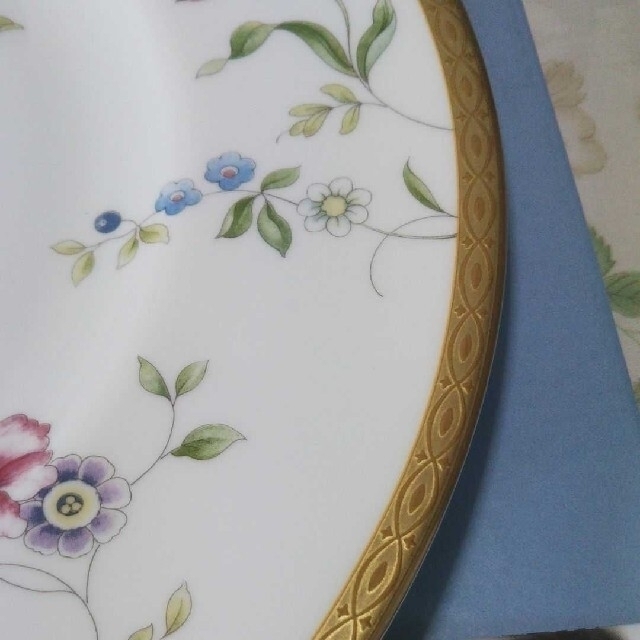 WEDGWOOD(ウェッジウッド)のm2ky様[  お取り置き]ウェッジウッド グレース プチトレイ4枚セット インテリア/住まい/日用品のキッチン/食器(食器)の商品写真